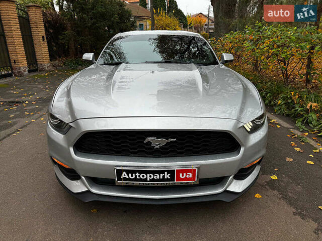 Серый Форд Мустанг, объемом двигателя 3.7 л и пробегом 126 тыс. км за 18440 $, фото 2 на Automoto.ua