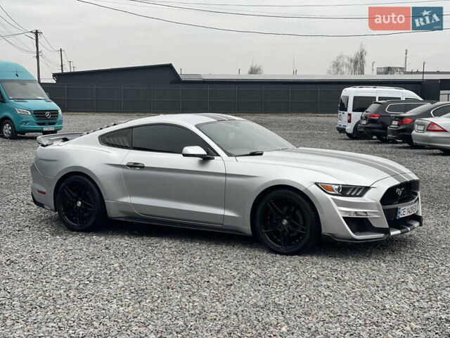 Серый Форд Мустанг, объемом двигателя 2.26 л и пробегом 80 тыс. км за 17500 $, фото 4 на Automoto.ua