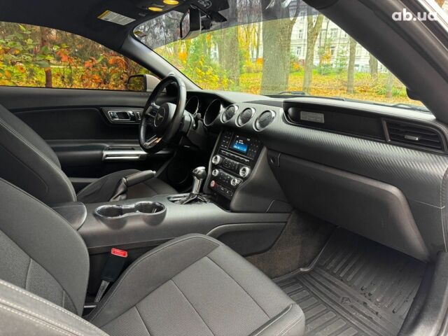 Серый Форд Мустанг, объемом двигателя 3.7 л и пробегом 126 тыс. км за 18440 $, фото 26 на Automoto.ua