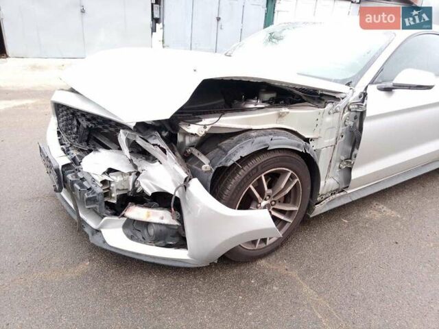 Сірий Форд Мустанг, об'ємом двигуна 2.26 л та пробігом 138 тис. км за 10600 $, фото 7 на Automoto.ua