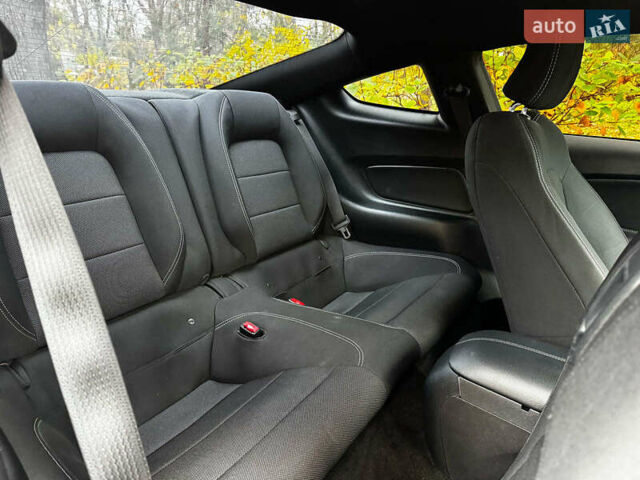 Серый Форд Мустанг, объемом двигателя 3.7 л и пробегом 126 тыс. км за 18440 $, фото 30 на Automoto.ua