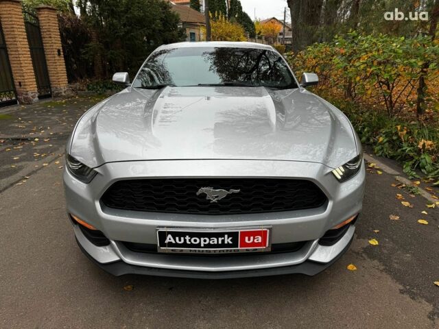 Серый Форд Мустанг, объемом двигателя 3.7 л и пробегом 126 тыс. км за 18440 $, фото 1 на Automoto.ua