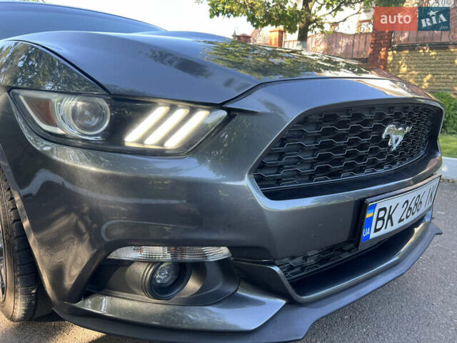 Серый Форд Мустанг, объемом двигателя 2.26 л и пробегом 162 тыс. км за 16750 $, фото 3 на Automoto.ua