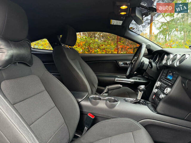 Серый Форд Мустанг, объемом двигателя 3.7 л и пробегом 126 тыс. км за 18440 $, фото 29 на Automoto.ua