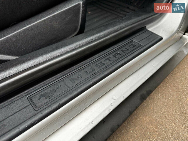 Серый Форд Мустанг, объемом двигателя 3.7 л и пробегом 126 тыс. км за 18440 $, фото 28 на Automoto.ua