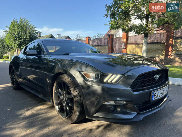 Серый Форд Мустанг, объемом двигателя 2.26 л и пробегом 162 тыс. км за 16750 $, фото 6 на Automoto.ua