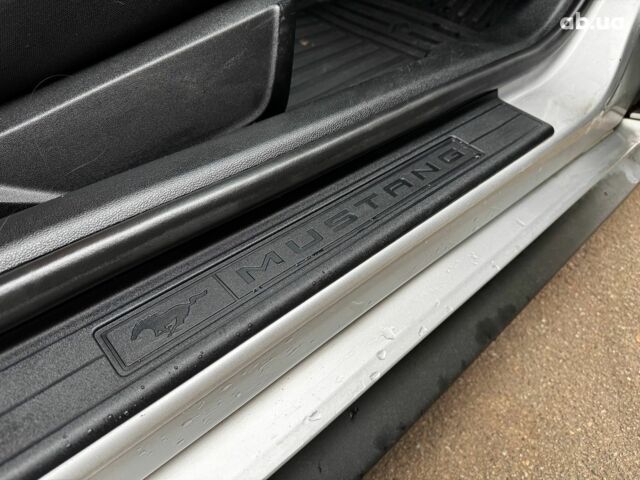 Серый Форд Мустанг, объемом двигателя 3.7 л и пробегом 126 тыс. км за 18440 $, фото 28 на Automoto.ua