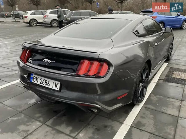 Серый Форд Мустанг, объемом двигателя 2.26 л и пробегом 162 тыс. км за 14999 $, фото 9 на Automoto.ua