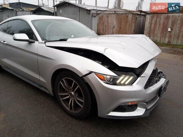 Сірий Форд Мустанг, об'ємом двигуна 2.26 л та пробігом 138 тис. км за 10600 $, фото 3 на Automoto.ua