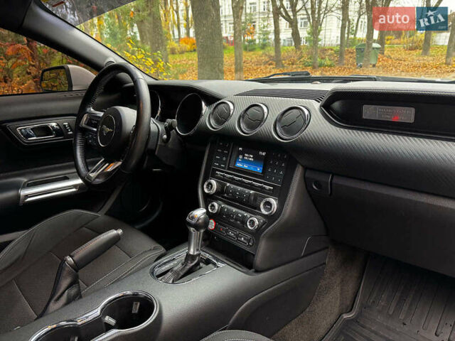 Серый Форд Мустанг, объемом двигателя 3.7 л и пробегом 126 тыс. км за 18440 $, фото 27 на Automoto.ua