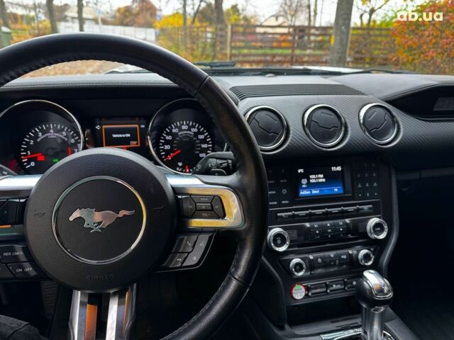 Серый Форд Мустанг, объемом двигателя 3.7 л и пробегом 126 тыс. км за 18440 $, фото 21 на Automoto.ua