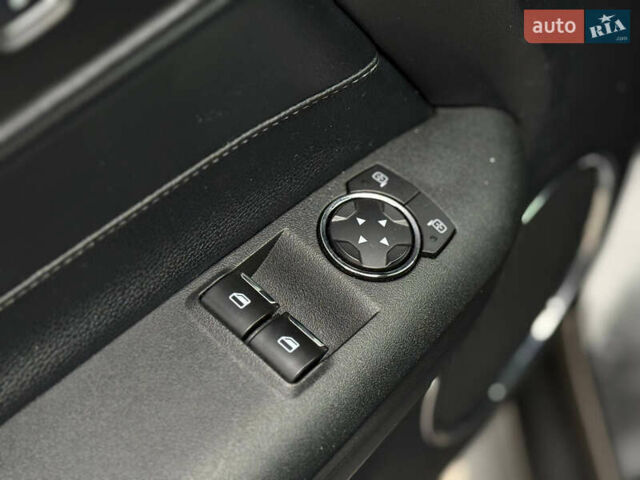 Форд Мустанг 2017 в Киеве на Automoto.ua Серый Форд Мустанг, объемом двигателя 2.26 л и пробегом 128 тыс. км за 15900 $, фото 9 на Automoto.ua