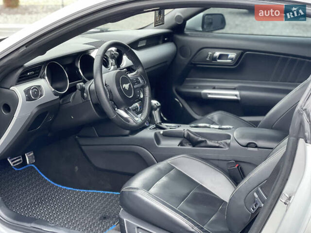 Серый Форд Мустанг, объемом двигателя 2.26 л и пробегом 80 тыс. км за 17500 $, фото 15 на Automoto.ua