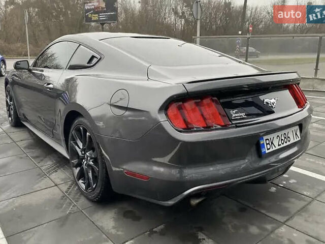 Серый Форд Мустанг, объемом двигателя 2.26 л и пробегом 162 тыс. км за 14999 $, фото 8 на Automoto.ua