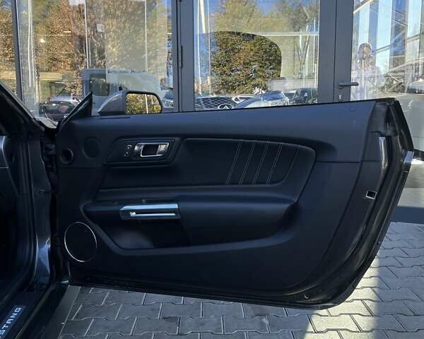 Серый Форд Мустанг, объемом двигателя 2.26 л и пробегом 27 тыс. км за 19100 $, фото 21 на Automoto.ua