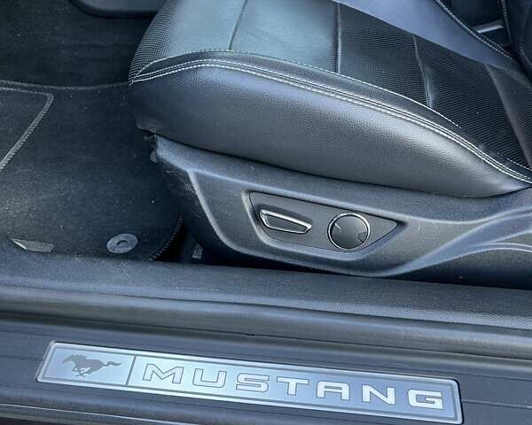 Серый Форд Мустанг, объемом двигателя 2.26 л и пробегом 27 тыс. км за 19100 $, фото 20 на Automoto.ua