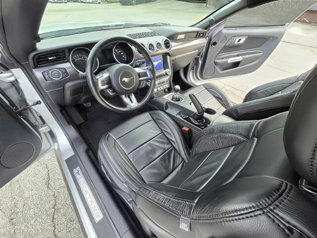 Серый Форд Мустанг, объемом двигателя 5 л и пробегом 46 тыс. км за 18900 $, фото 8 на Automoto.ua