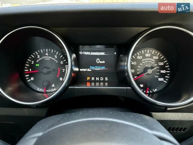 Серый Форд Мустанг, объемом двигателя 2.26 л и пробегом 107 тыс. км за 18000 $, фото 12 на Automoto.ua