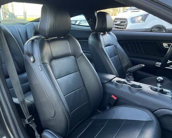 Серый Форд Мустанг, объемом двигателя 2.26 л и пробегом 27 тыс. км за 19100 $, фото 24 на Automoto.ua