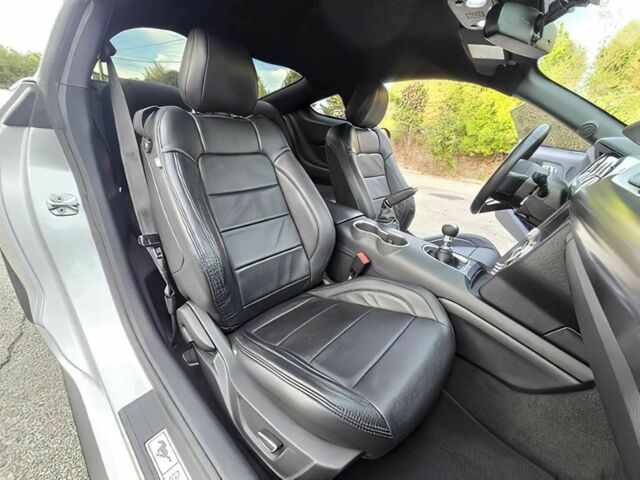 Серый Форд Мустанг, объемом двигателя 5 л и пробегом 46 тыс. км за 18900 $, фото 11 на Automoto.ua