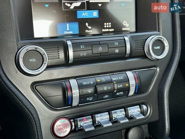 Серый Форд Мустанг, объемом двигателя 2.26 л и пробегом 107 тыс. км за 18000 $, фото 15 на Automoto.ua