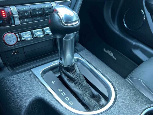 Серый Форд Мустанг, объемом двигателя 5 л и пробегом 39 тыс. км за 16500 $, фото 13 на Automoto.ua