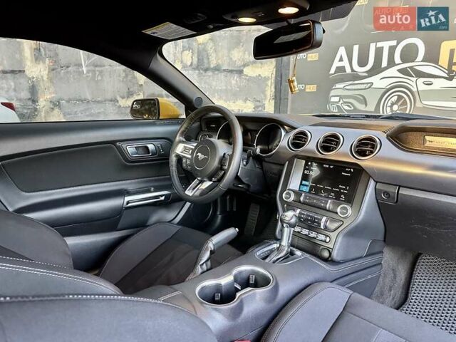 Серый Форд Мустанг, объемом двигателя 2.26 л и пробегом 107 тыс. км за 18000 $, фото 9 на Automoto.ua