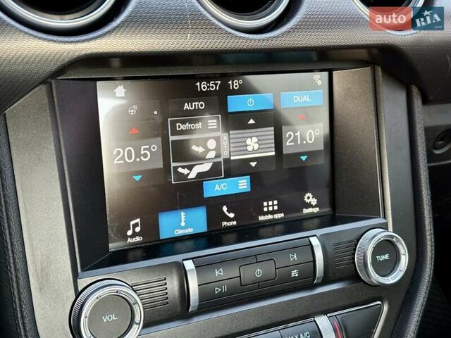 Серый Форд Мустанг, объемом двигателя 2.26 л и пробегом 107 тыс. км за 18000 $, фото 14 на Automoto.ua