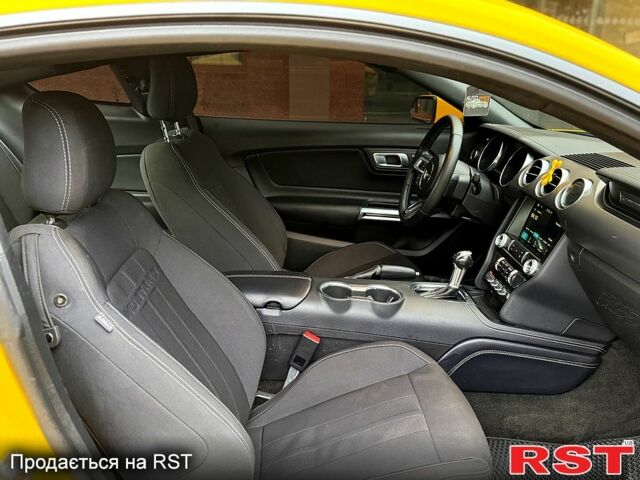 Серый Форд Мустанг, объемом двигателя 2.3 л и пробегом 107 тыс. км за 19999 $, фото 8 на Automoto.ua