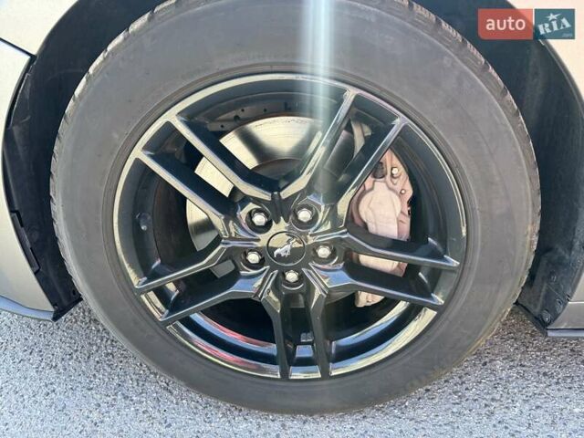 Серый Форд Мустанг, объемом двигателя 4.95 л и пробегом 67 тыс. км за 27600 $, фото 8 на Automoto.ua