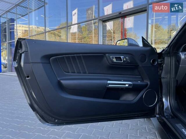 Серый Форд Мустанг, объемом двигателя 2.26 л и пробегом 27 тыс. км за 19100 $, фото 15 на Automoto.ua