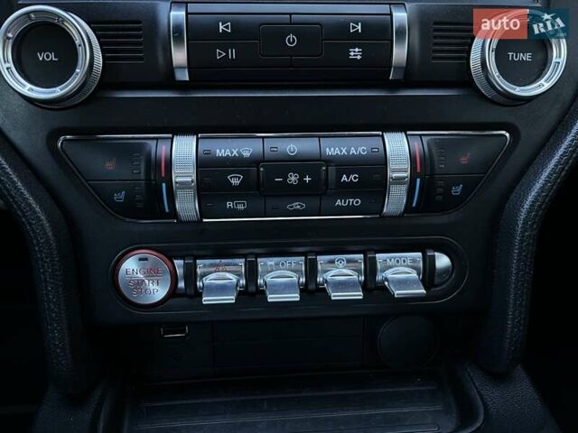 Серый Форд Мустанг, объемом двигателя 2.26 л и пробегом 27 тыс. км за 19100 $, фото 27 на Automoto.ua