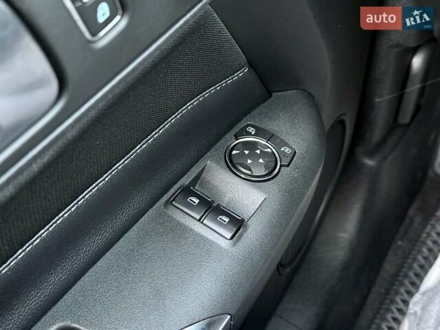 Серый Форд Мустанг, объемом двигателя 2.26 л и пробегом 107 тыс. км за 18000 $, фото 19 на Automoto.ua