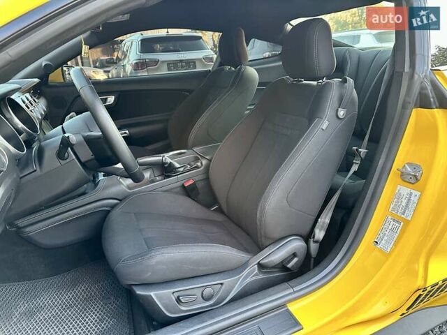 Серый Форд Мустанг, объемом двигателя 2.26 л и пробегом 107 тыс. км за 18000 $, фото 6 на Automoto.ua