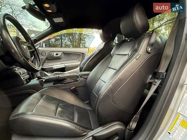 Серый Форд Мустанг, объемом двигателя 2.26 л и пробегом 85 тыс. км за 21500 $, фото 14 на Automoto.ua