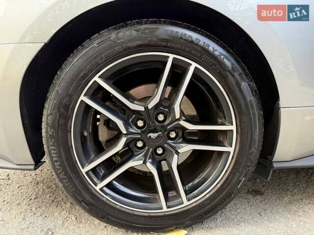 Серый Форд Мустанг, объемом двигателя 2.26 л и пробегом 85 тыс. км за 21500 $, фото 9 на Automoto.ua
