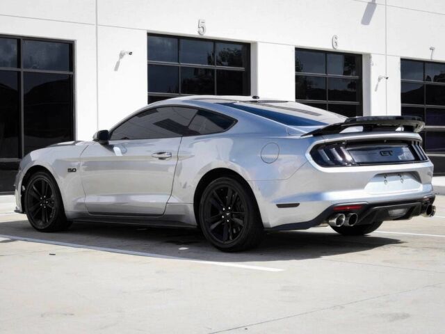 Серый Форд Мустанг, объемом двигателя 5 л и пробегом 46 тыс. км за 8000 $, фото 6 на Automoto.ua