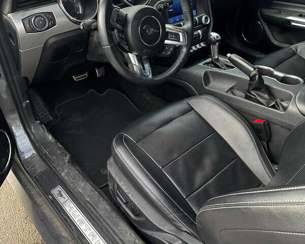 Серый Форд Мустанг, объемом двигателя 2.3 л и пробегом 69 тыс. км за 13800 $, фото 5 на Automoto.ua