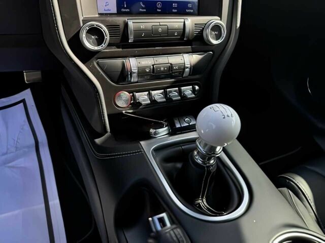 Серый Форд Мустанг, объемом двигателя 5 л и пробегом 23 тыс. км за 28000 $, фото 11 на Automoto.ua