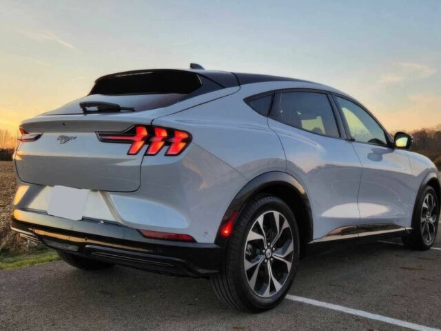 Серый Форд Мустанг, объемом двигателя 0 л и пробегом 28 тыс. км за 17600 $, фото 5 на Automoto.ua