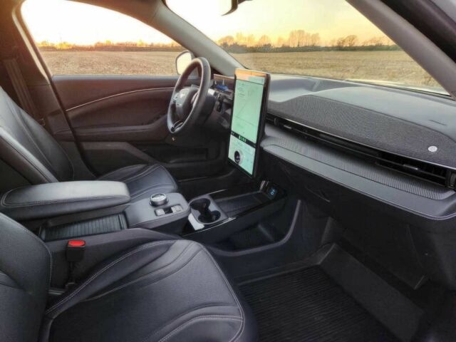 Серый Форд Мустанг, объемом двигателя 0 л и пробегом 28 тыс. км за 17600 $, фото 6 на Automoto.ua