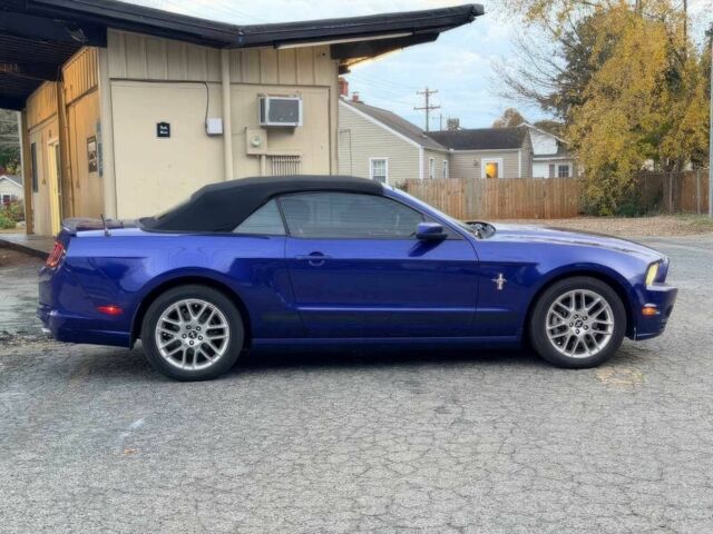 Синий Форд Мустанг, объемом двигателя 3.7 л и пробегом 85 тыс. км за 5300 $, фото 3 на Automoto.ua