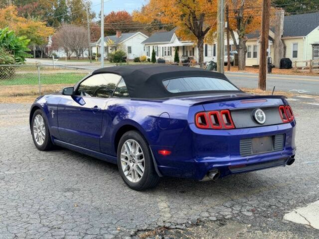 Синий Форд Мустанг, объемом двигателя 3.7 л и пробегом 85 тыс. км за 5300 $, фото 5 на Automoto.ua