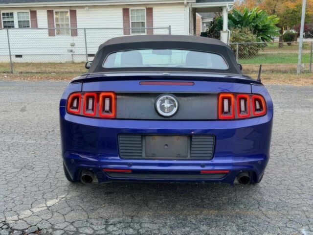 Синий Форд Мустанг, объемом двигателя 3.7 л и пробегом 85 тыс. км за 5300 $, фото 6 на Automoto.ua