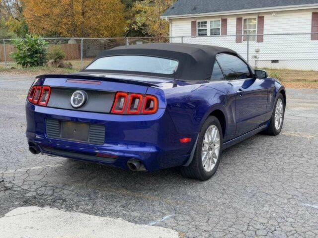 Синий Форд Мустанг, объемом двигателя 3.7 л и пробегом 85 тыс. км за 5300 $, фото 7 на Automoto.ua