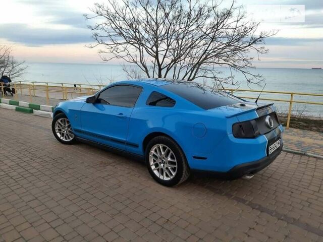 Синий Форд Мустанг, объемом двигателя 3.7 л и пробегом 250 тыс. км за 12000 $, фото 2 на Automoto.ua