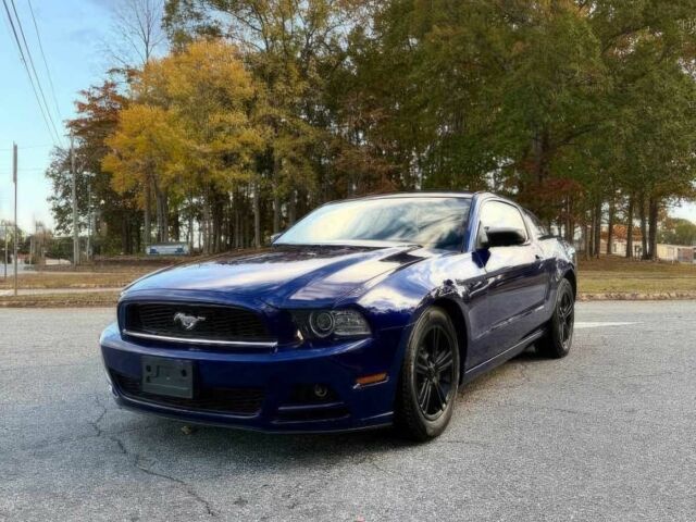 Синий Форд Мустанг, объемом двигателя 3.7 л и пробегом 85 тыс. км за 2900 $, фото 2 на Automoto.ua