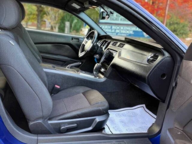 Синий Форд Мустанг, объемом двигателя 3.7 л и пробегом 85 тыс. км за 2900 $, фото 9 на Automoto.ua