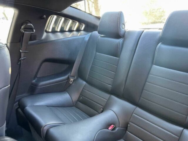 Синий Форд Мустанг, объемом двигателя 5 л и пробегом 88 тыс. км за 2900 $, фото 13 на Automoto.ua