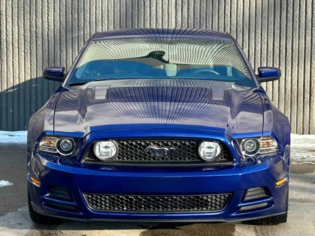Синий Форд Мустанг, объемом двигателя 5 л и пробегом 88 тыс. км за 2900 $, фото 1 на Automoto.ua
